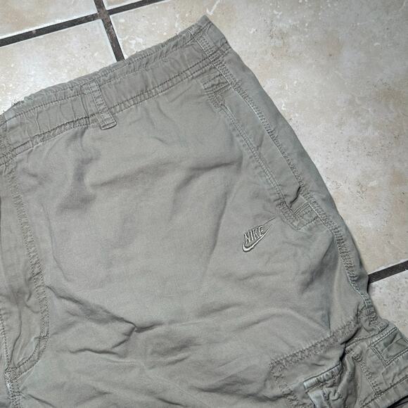 Vintage Y2K Nike Sportswear Beige Tan Cargo Shorts Mens XXL Hiking Outdoors - Picture 2 of 11